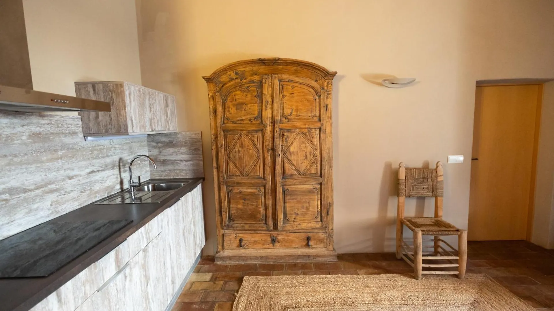 Apartamentos En La Rectoria De Regencos Country house
